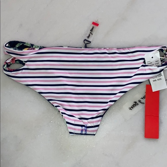 🔥Amor y Besos Reversible Bikini Bottoms NWT - Picture 7 of 7